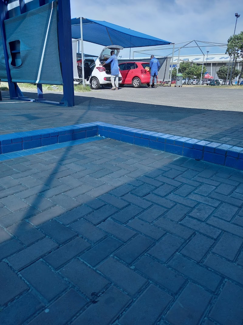 Big Blue Car Wash - Photo 3